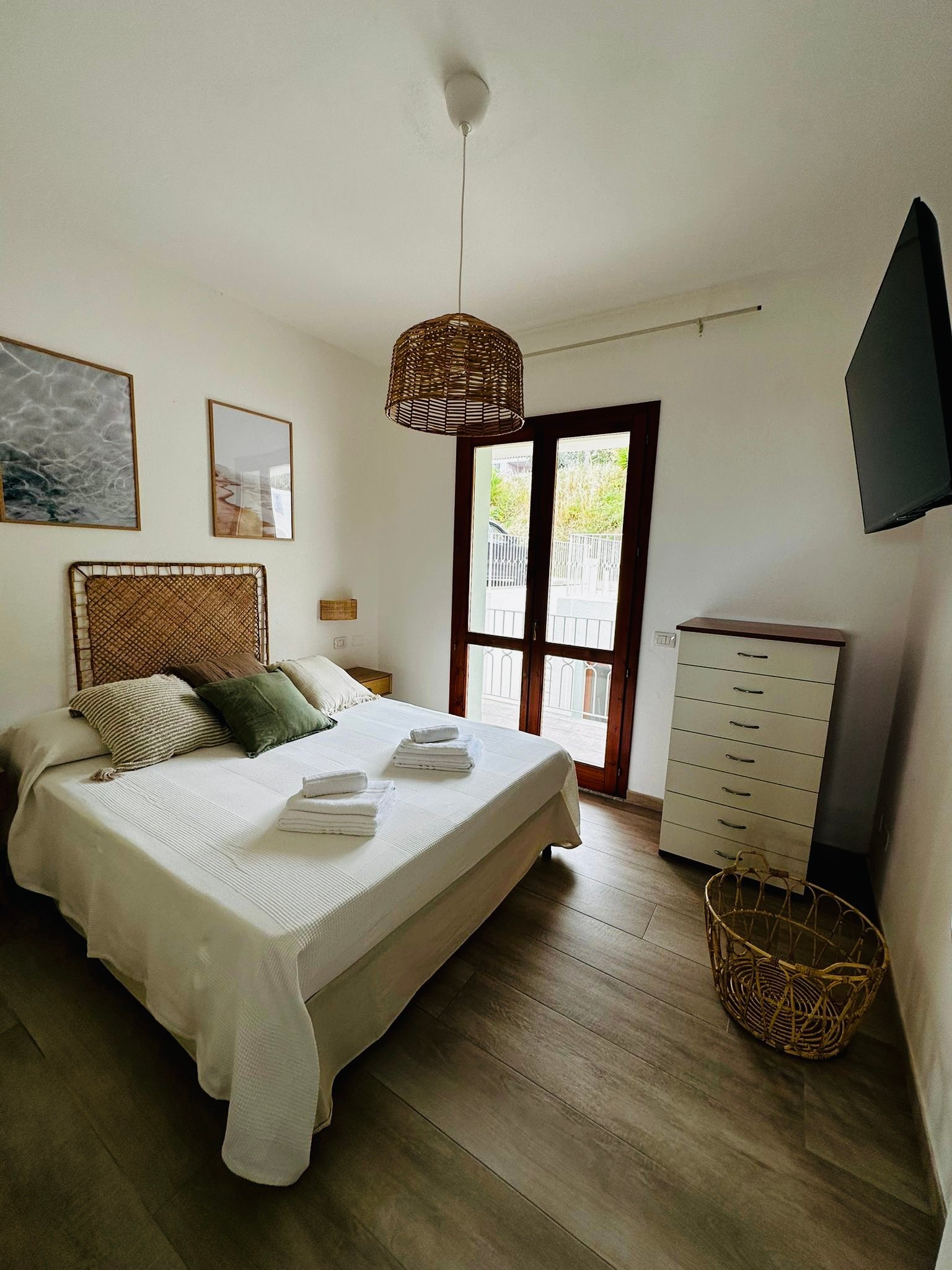 d06128d7-4599-4c7b-8618-ddf444c33c71